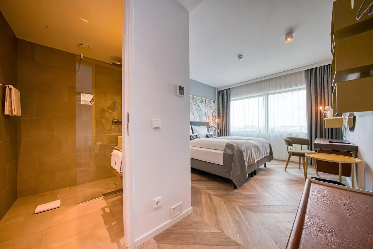 NinetyNine Amsterdam Airport Hotel Hoofddorp 4*,  Nederland